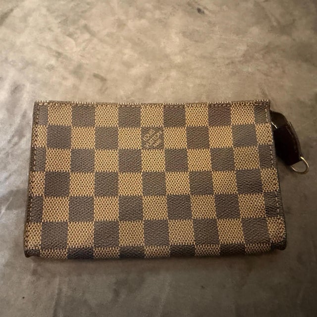 A Vintage 1998 Full Set Louis Vuitton Brown Damier Bucket Companion Pouch For Sale - Image 12 of 16