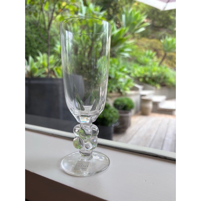 Lalique 1950s Lalique Clos Vougeot Champgane Flutes- Set of 12 For Sale - Image 4 of 8