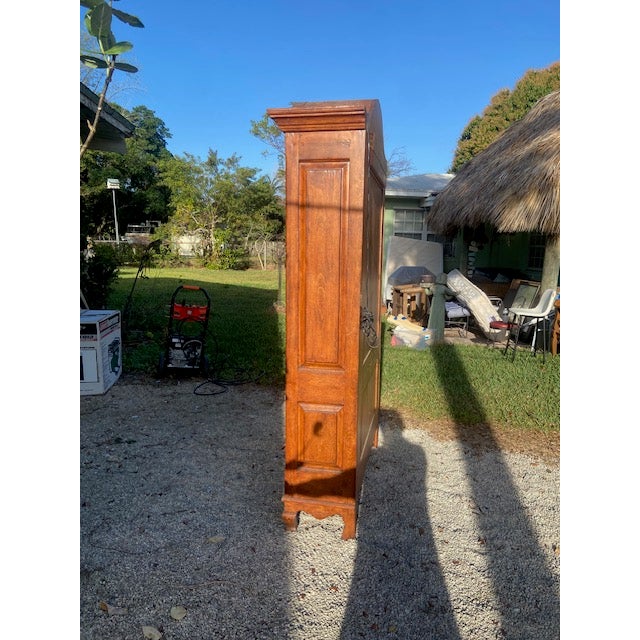 American 1980s Bausman & Company, Inc. French Provincial Cabinet For Sale - Image 3 of 5