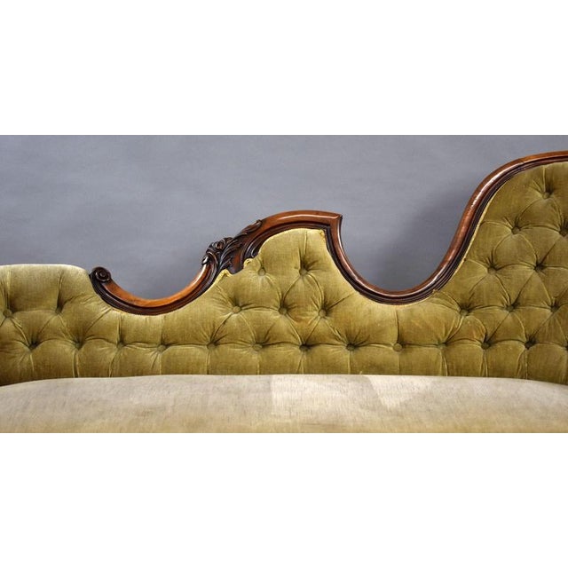 Victorian Walnut Chaise Lounge, 1880 For Sale - Image 4 of 9