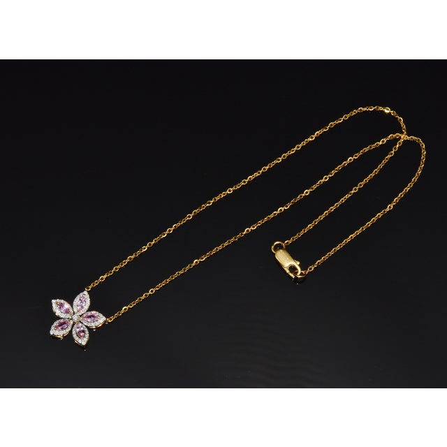 Late 20th Century Certified Natural 1.23cts Pink Sapphire & Diamond Floral Solid 18k Yellow Gold Necklace For Sale - Image 10 of 13