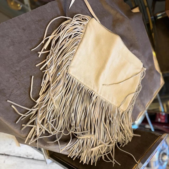 Contemporary 21st Century High Quality Cream Leather Italian Shoulder Bag by Avenue 67 For Sale - Image 3 of 18