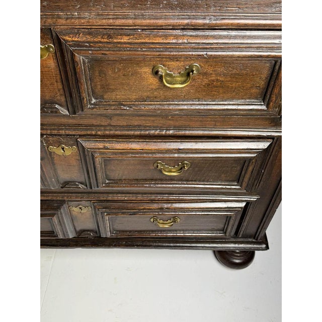 English Chest of Drawers in Oak, 1600s For Sale - Image 11 of 18