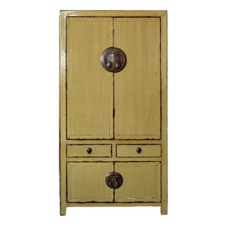 1950s Chinese Lacquer Cabinet in Citron For Sale