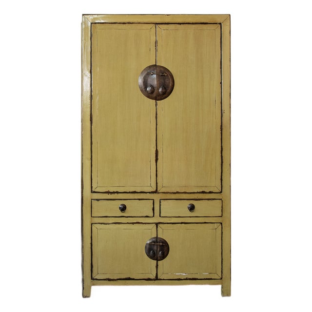 1950s Chinese Lacquer Cabinet in Citron For Sale