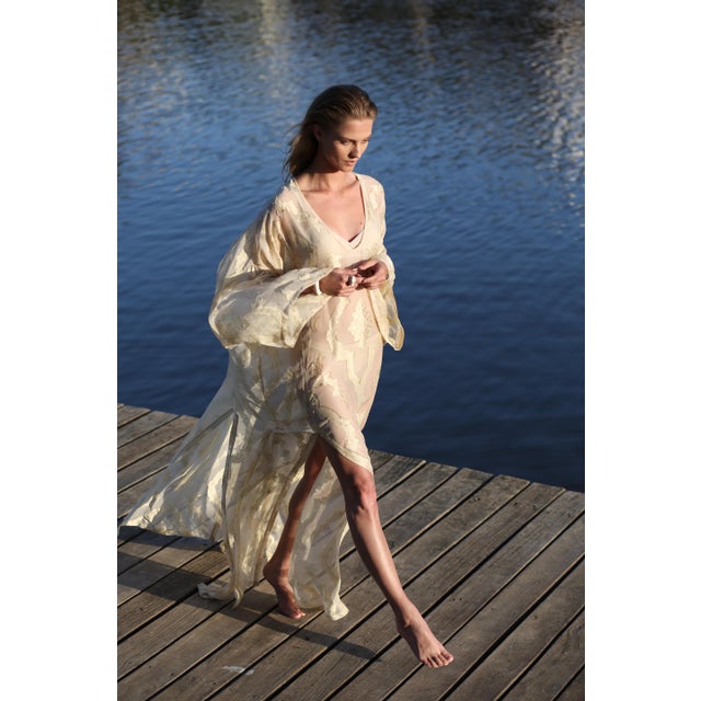 Miriam Salat 70s Resin Pin Up Resin Sterling Silver Bangle 70s style For Sale - Image 11 of 18