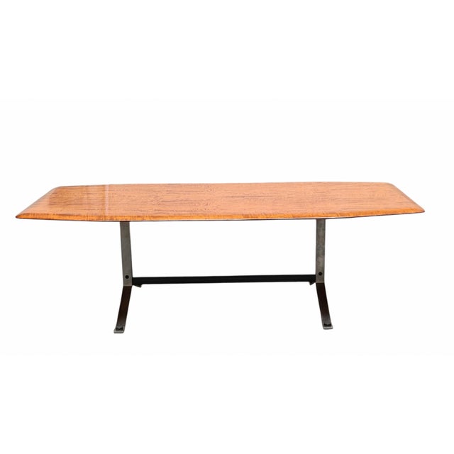 This extraordinary coffee table, dating from the mid-20th century, is a fine example of understated design and superior...