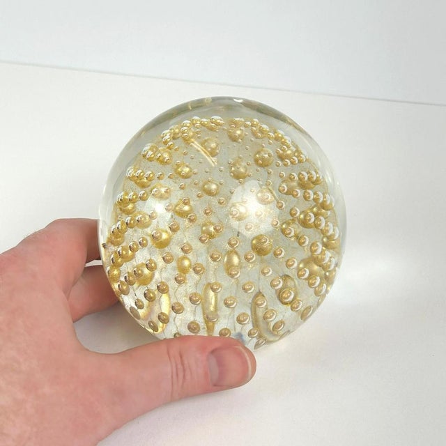 Murano Glass and Gold Bullicante Paperweight from Cenedese, Italy, 1980s For Sale - Image 6 of 10