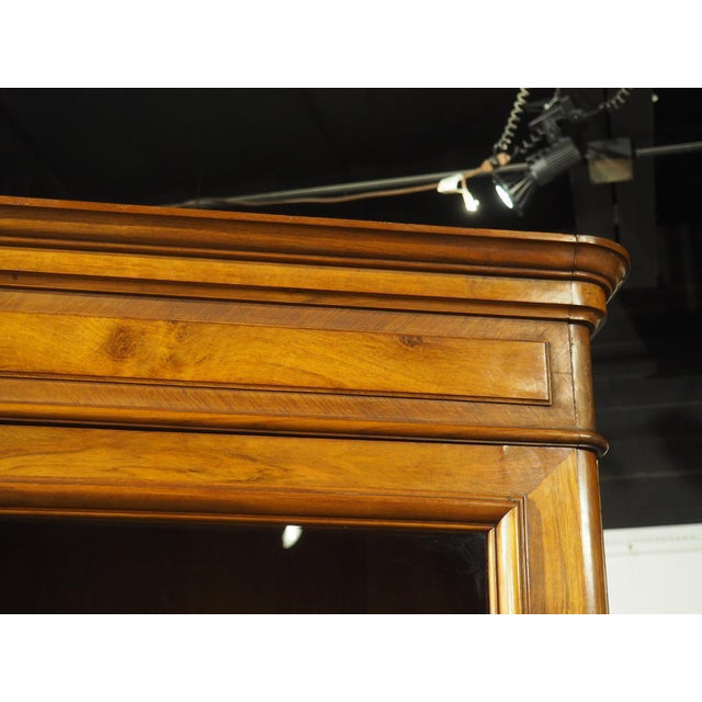 French Louis Philippe Style Walnut Bibliotheque Bookcase, Circa 1900s For Sale - Image 9 of 18