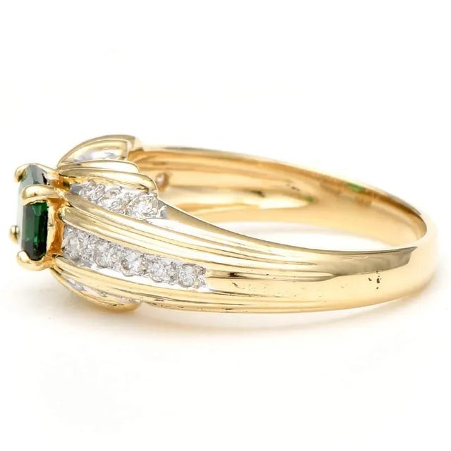 Contemporary 14KYW Tsavorite(0.90) & Diamond(0.35) Ring, size 6.5 For Sale - Image 3 of 5
