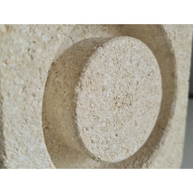 1960s Sculpture Table Lamp in White Stone in the style of Albert Tormos, France, 1960s For Sale - Image 5 of 11