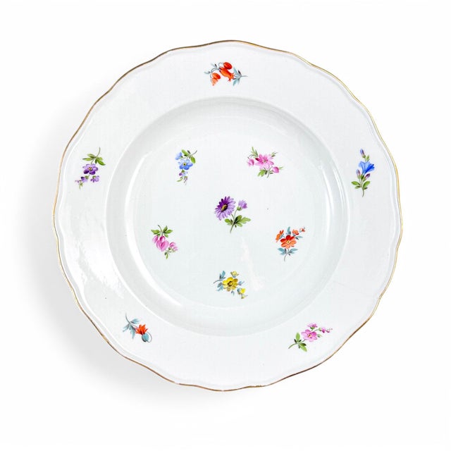 Meissen Porcelain Plates with Streublumen Decoration, Germany, 1880s, Set of 3 For Sale - Image 3 of 18