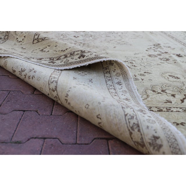 1940s Antique Persian Large Beige Natural Wool Rug For Sale - Image 4 of 13
