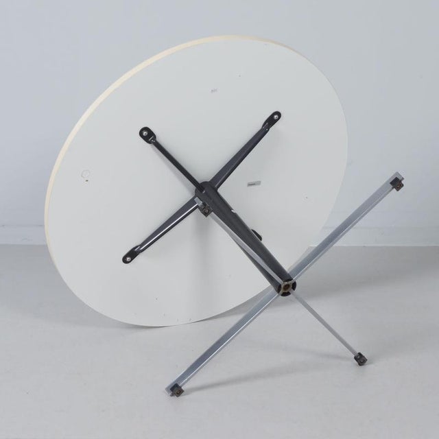 Wood Round Model 3696 Coffee Table with White Melamine Top and Chrome Base by Gispen, 1970s For Sale - Image 7 of 11