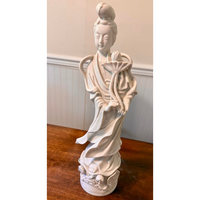 Mid 20th Century Blanc De Chine Porcelain Guan Yin Figure For Sale - Image 10 of 12