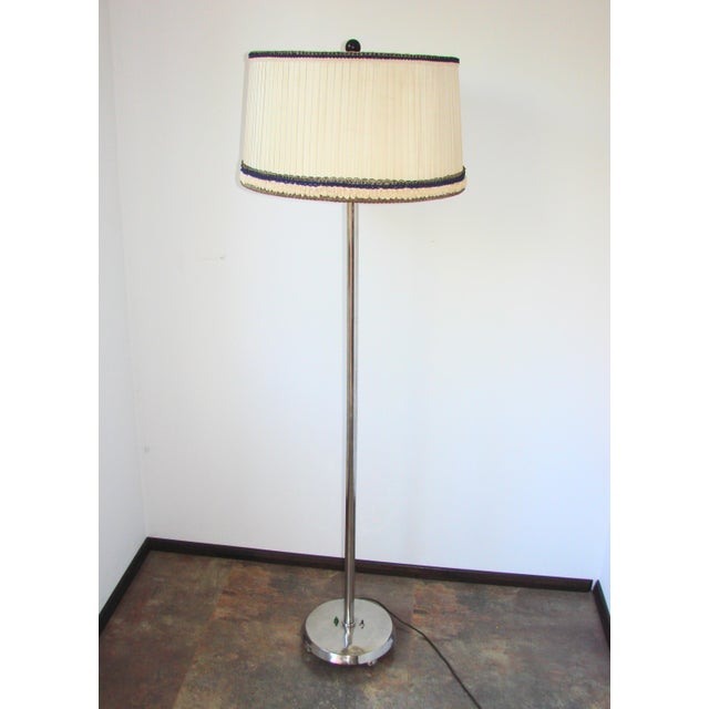 Modern Art Deco Floor Lamp in Nickel-Plated Steel, 1930s For Sale - Image 3 of 15