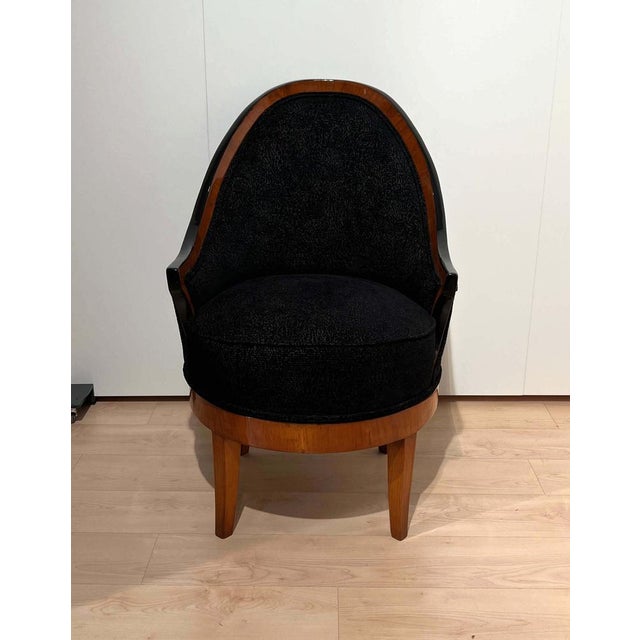 Early 19th Century Biedermeier Revolving Armchair in Cherry Veneer & Black Velvet, South Germany, 1820s For Sale - Image 5 of 18