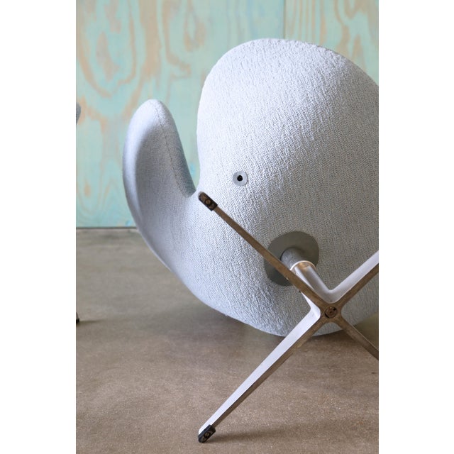 Baby Blue 1971 Pair of Swan Chairs Arne Jacobsen for Fritz Hansen Danish Modern Swivel and Rock For Sale - Image 8 of 10