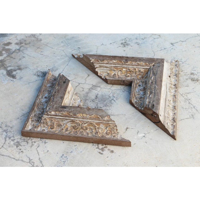 Wood 18th Century Antique Baroque Carved and Gilded Wooden Fragments - Set of 2 For Sale - Image 7 of 12