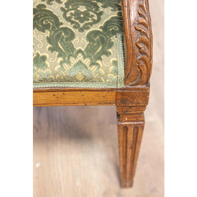 Tuscan 18th Century Walnut Sofa from Villa Fioravanti with Carved Lyre Motifs For Sale - Image 4 of 14
