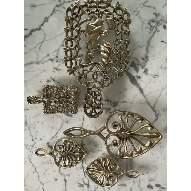 1950s Mid-Century Virginia Metalcrafters Brass Trivets- Set of 5 For Sale - Image 9 of 12