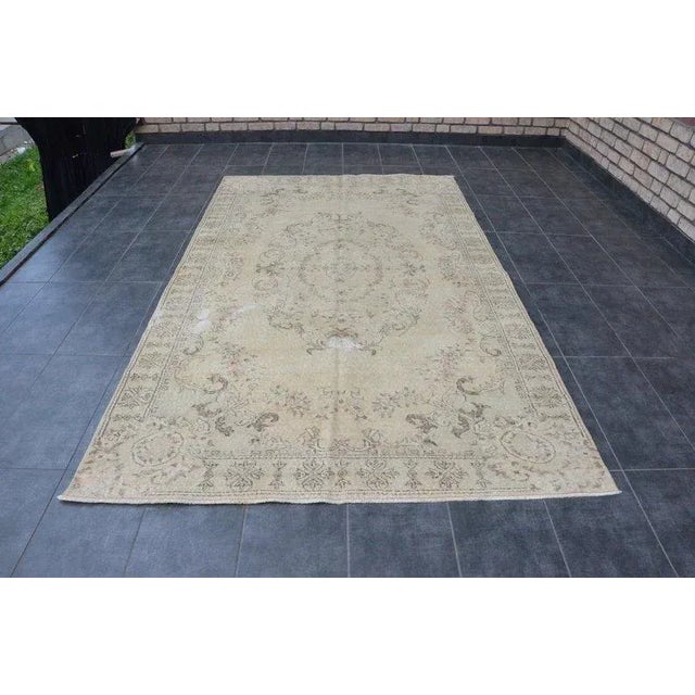 1960s Beige Anatolian Wool Area Rug For Sale - Image 11 of 11