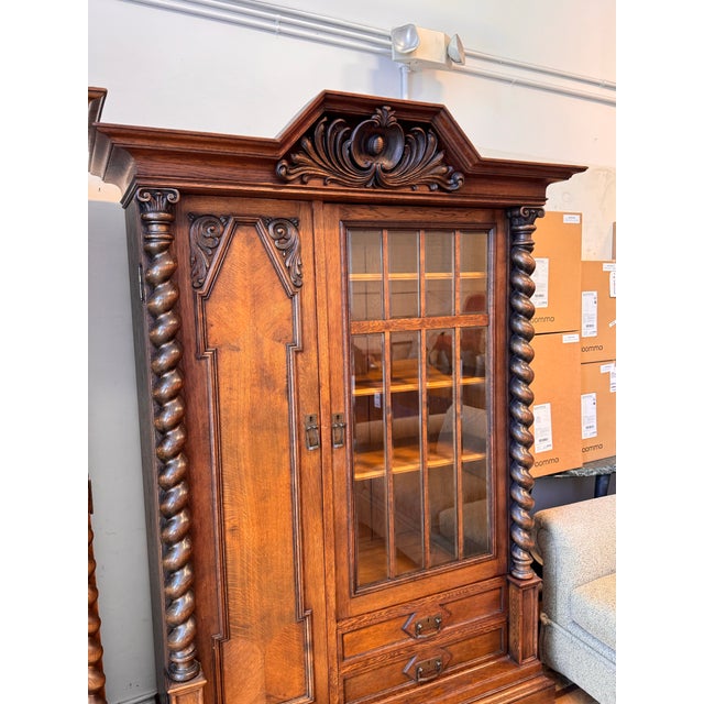 Late 19th Century Renaissance Revival Oak Display Cabinet, 19th Century For Sale - Image 5 of 12