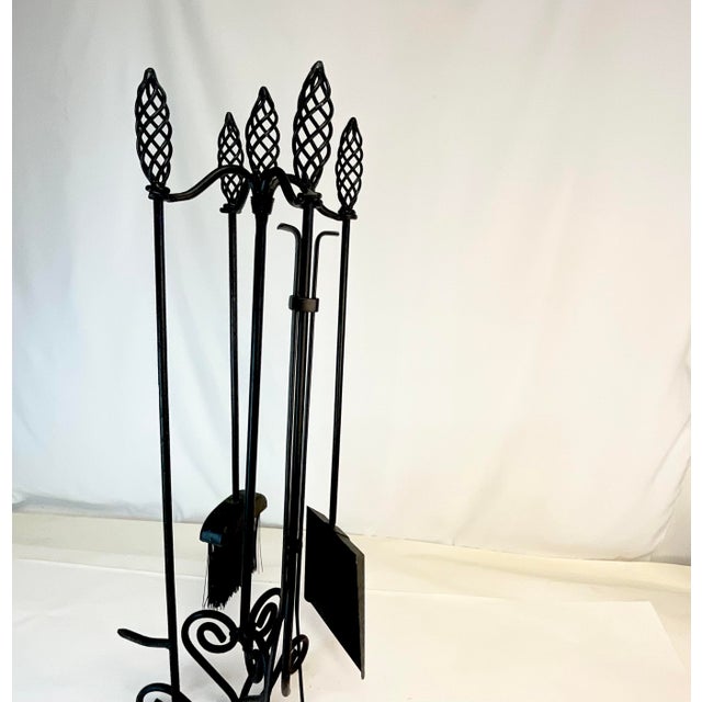 1970s Vintage Brutalist Boho Chic Wrought Iron Twisted Knob Fireplace Tools - 5 Pc Set. For Sale - Image 4 of 10
