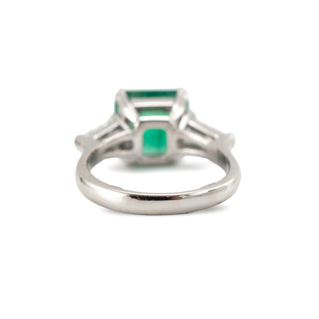 Late 20th Century Vintage Platinum 4.35ctw Gia Green Emerald Diamond Three Stone Cocktail Ring, Size 4.25 For Sale - Image 5 of 9