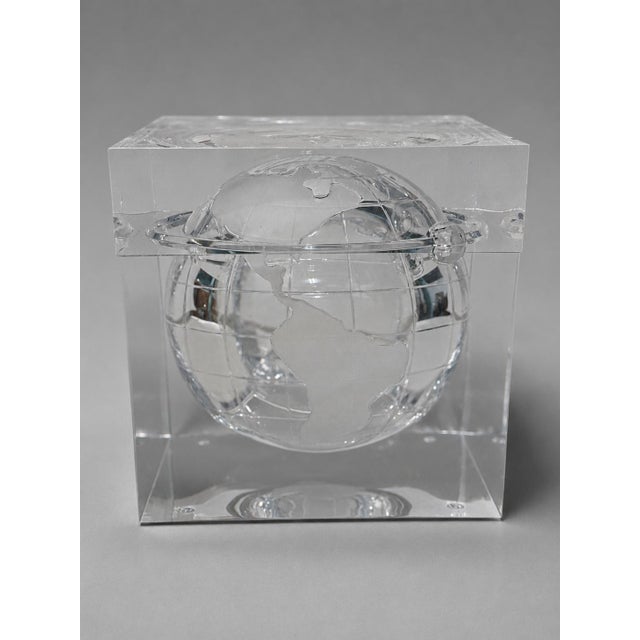 Italian Alessandro Albrizzi Italian Lucite World Globe Ice Bucket, 1960s For Sale - Image 3 of 9