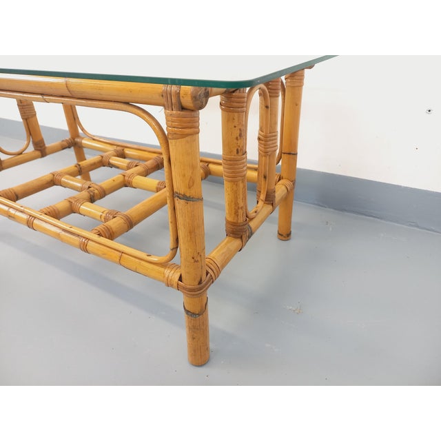 Mid-Century Modern Vintage Coffee Table in Clear Glass and Rattan, 1970s For Sale - Image 3 of 13