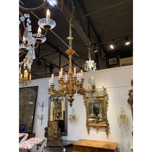 Wood 19th Century Italian Carved and Giltwood 12-Light Chandelier For Sale - Image 7 of 8