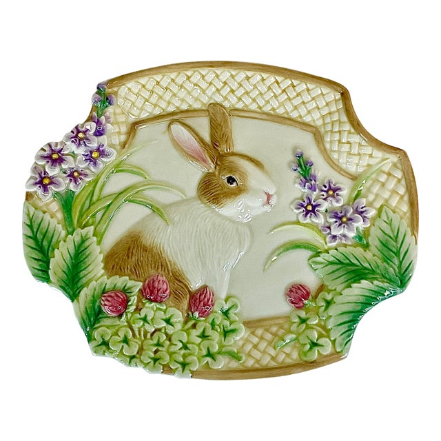 1990s Hollywood Regency Majolica Bunny Wall Plate, Fitz & Floyd. For Sale