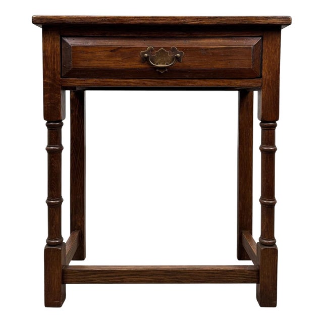 20th Century Traditional Oak Side Table For Sale