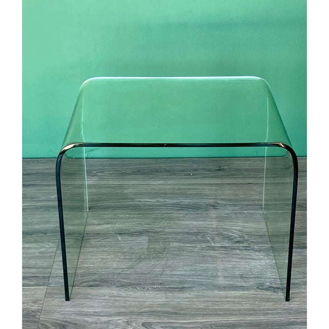 Mid-Century Modern 1970's Mid-Century Modern Bent Glass End Table For Sale - Image 3 of 8