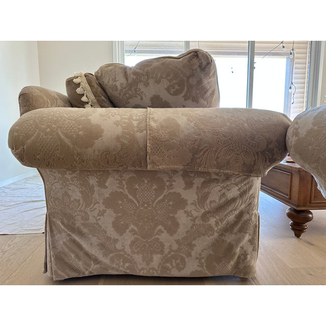 Vanguard Furniture Late 20th Century Beautiful Vanguard Camel‑Back Loveseat – Plush, Cozy, and Timeless For Sale - Image 4 of 13