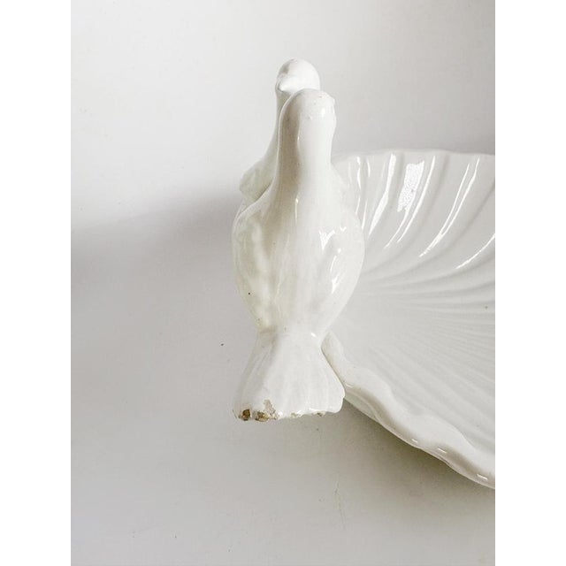 Large White Ceramic Seashell Catchall with Bird Decoration, 1960 For Sale - Image 9 of 12