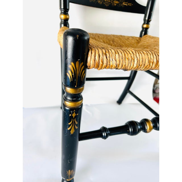 American L. Hitchcock Rush Seat, Stenciled Ladder Back Dining Chair c.1980. For Sale - Image 3 of 12