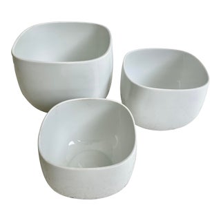 Timo Sarpaneva for Rosenthal, Set of 3 "Suomi" Porcelain Planters Designed in 1976 For Sale