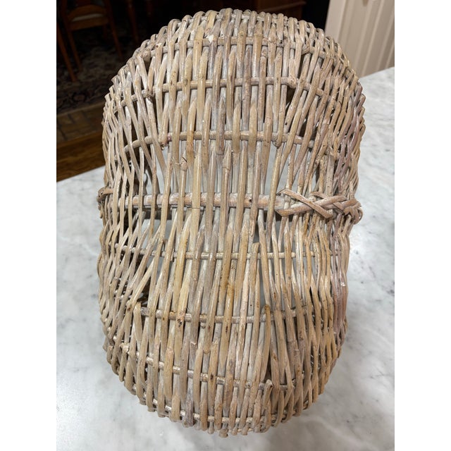 Large Vintage Handwoven Farmhouse Buttock Basket for Egg or Harvest Gathering For Sale In New Orleans - Image 6 of 6