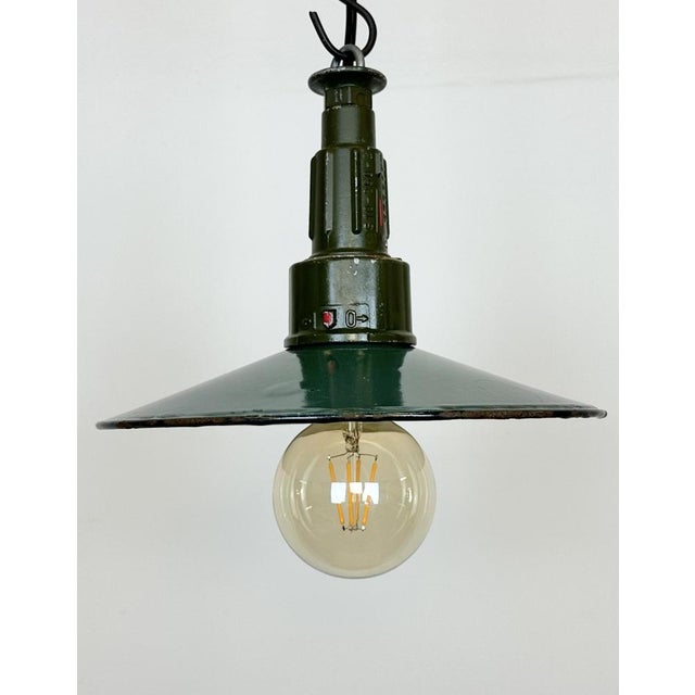 Green Industrial Enameled Military Pendant Lamp with Cast Aluminium Top, 1960s For Sale - Image 8 of 16