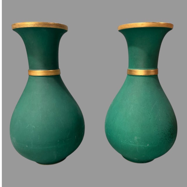 Pair of Antique Victorian Old Paris Porcelain Portrait Vases For Sale - Image 4 of 7