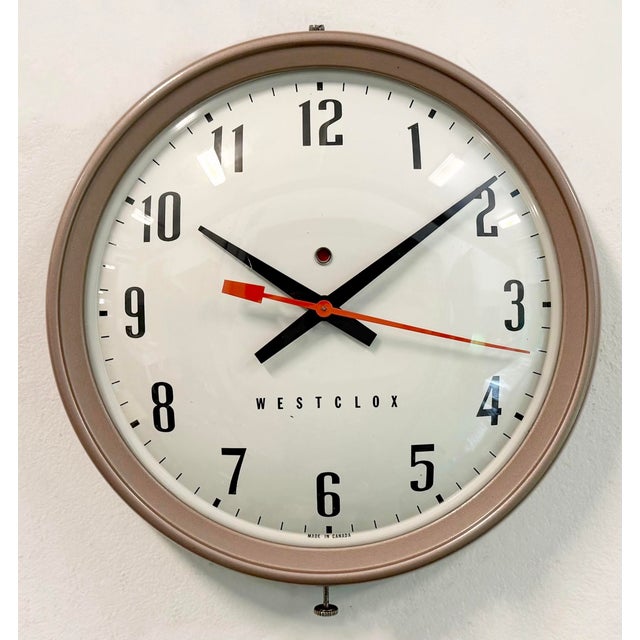 1960s Industrial Brown Electric Station Wall Clock from Westclox, 1960s For Sale - Image 5 of 18