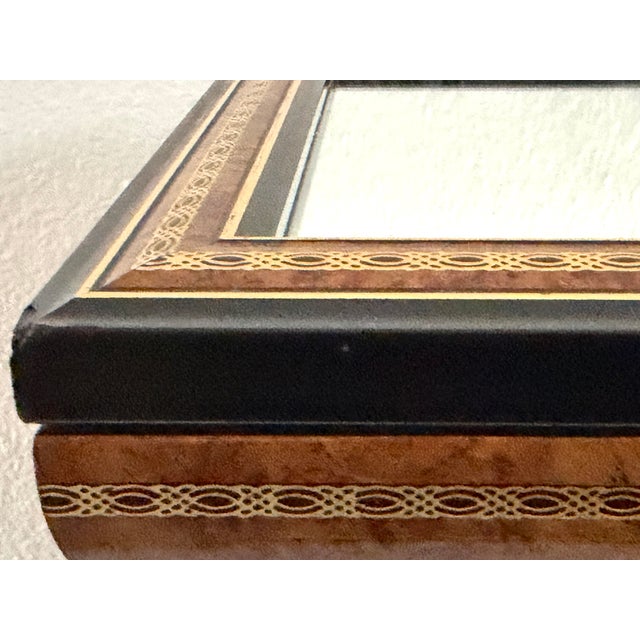 1970s A Vintage Style Double Glass Mirrored Burl Curio Inlaid Marquetry Made in Italy For Sale - Image 5 of 11