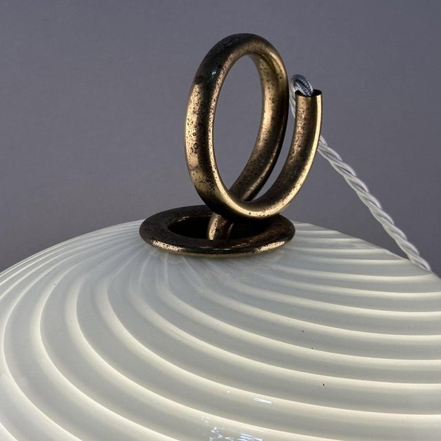 1960s White Filigrana Glass Table Lamp from Venini, Italy, 1960s For Sale - Image 5 of 9