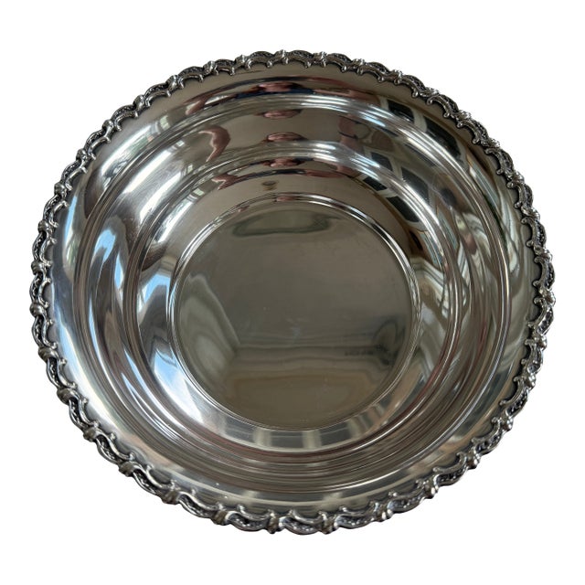 Early 20th Century Theodore B. Starr Sterling Silver Footed Serving Bowl No. 970 | 463 Grams | Repoussé Scroll Border For Sale
