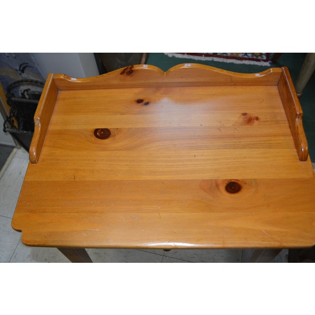 1970s Vintage Arts & Crafts Shaker Ethan Allen Pine Side Table W/ Drawer - Country Craftsman Collection For Sale - Image 9 of 18