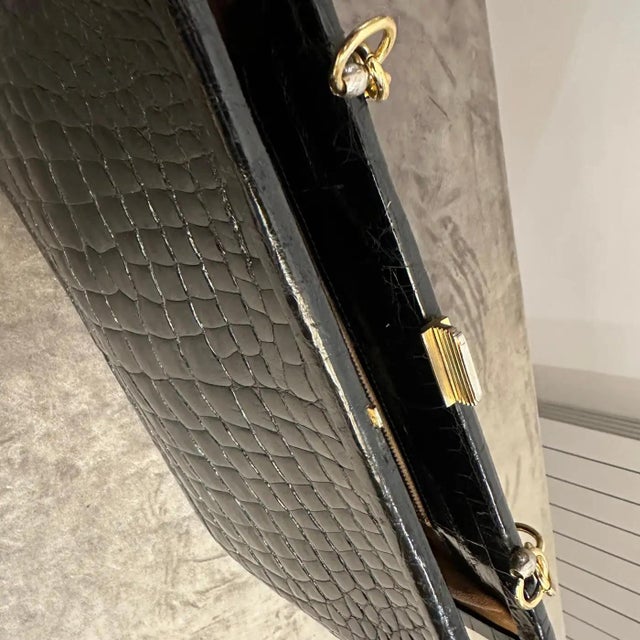 An Elegant 1950s Retro Black Leather and Brass Italian Shoulder Bag For Sale - Image 12 of 13