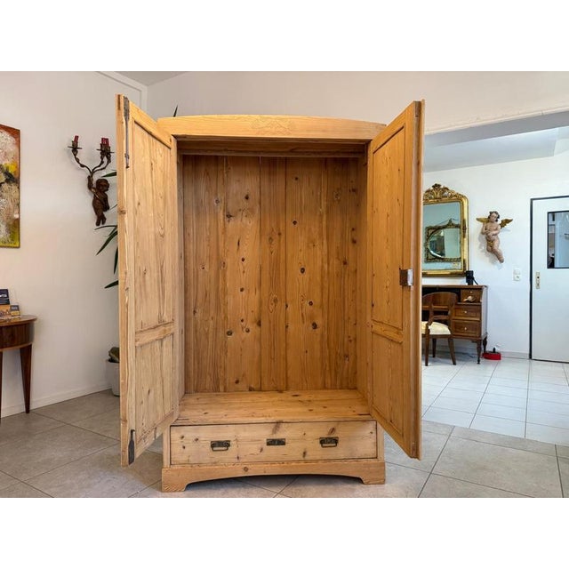 Art Nouveau Farmhouse Cupboard in Spruce For Sale - Image 5 of 17
