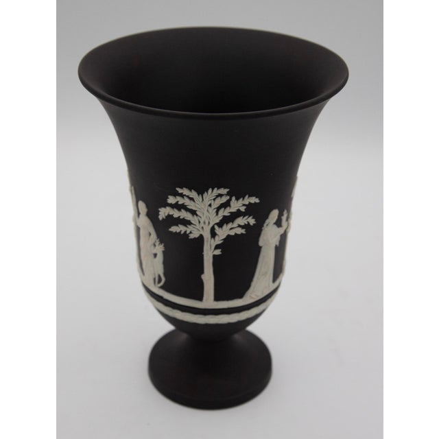 Wedgwood 1970s Wedgwood Black Basalt Neoclassical Vase - Sacrifice to Cupid - 7" H For Sale - Image 4 of 5